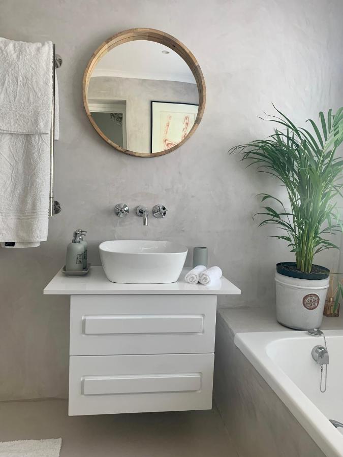 Beluga Of Constantia Guest House Кейптаун Екстериор снимка