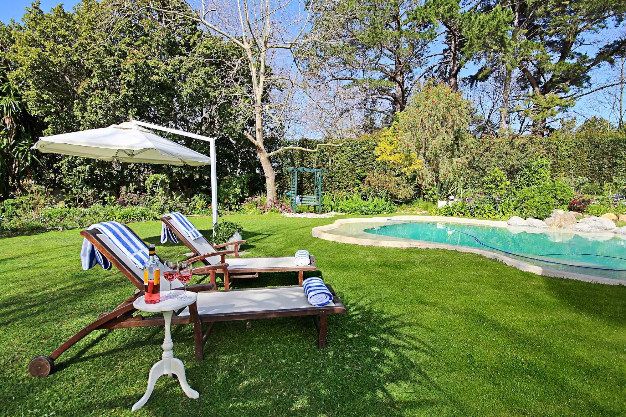 Beluga Of Constantia Guest House Кейптаун Екстериор снимка