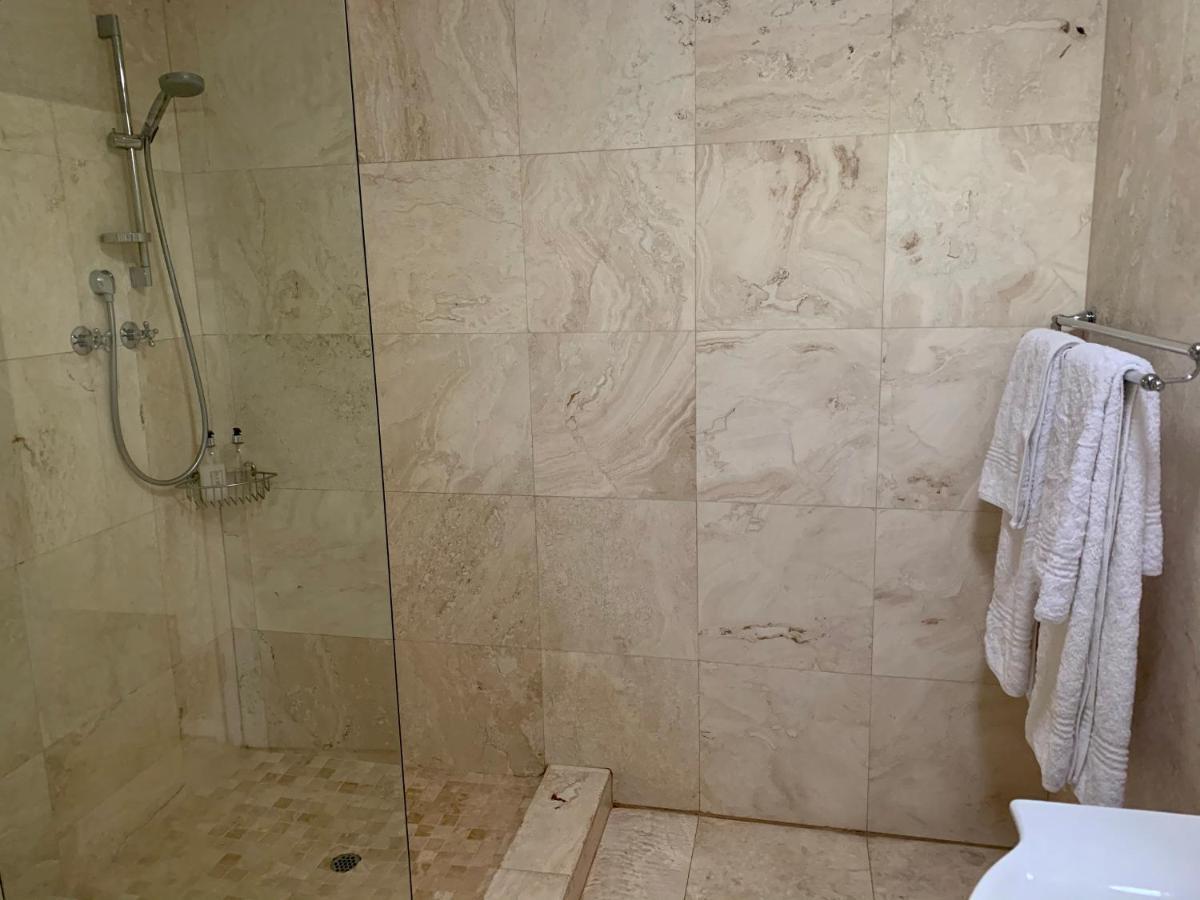 Beluga Of Constantia Guest House Кейптаун Екстериор снимка